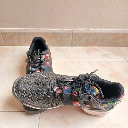 Adidas tennis shoes size 37 like new, black with colorful details