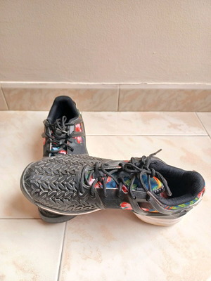 Adidas tennis shoes size 37 like new, black with colorful details