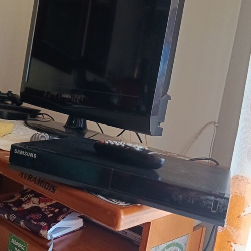 Samsung DVD player with remote control, new, dimensions 30x21