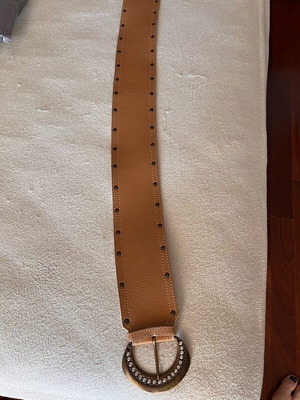 Leather belt like new, beige