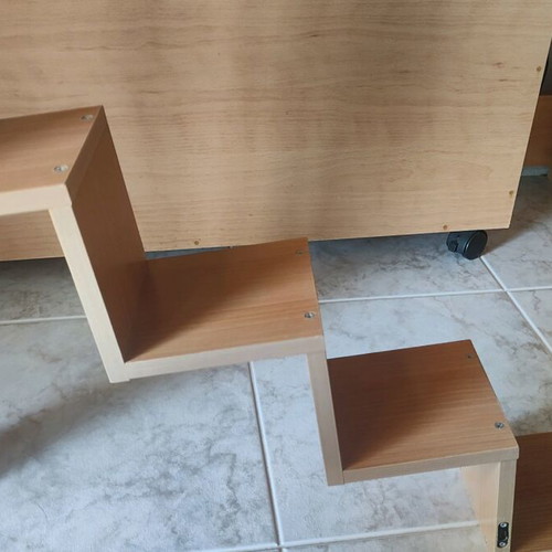 Hanging shelf like new with wall mounts 70x70