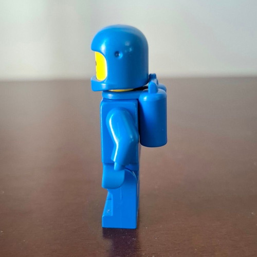 Lego Classic Space Minifigure Blue with Air Tanks like new