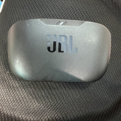JBL Wave Buds 2 Bluetooth earbuds like new, black