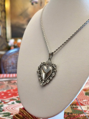 Necklace with sacred heart stainless steel 304 new