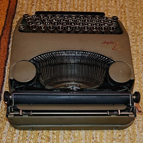 Corona Zephyr typewriter used, collectible vintage model