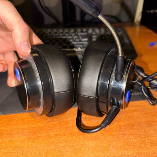 Zeroground Keiji Gaming Headset used with microphone