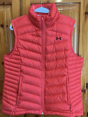 Umbro sleeveless jacket with down filling like new, red