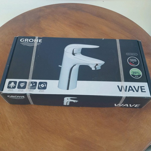 Grohe Wave bathroom faucet new, boxed