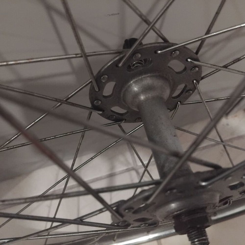 Bicycle wheels used with tires and inner tubes