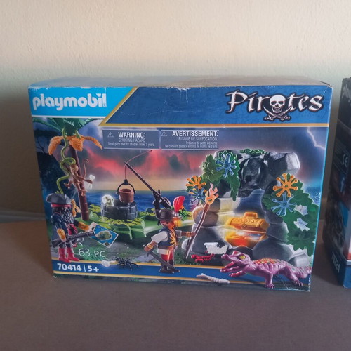 Playmobil Knights and Pirates sets 70224 and 70414