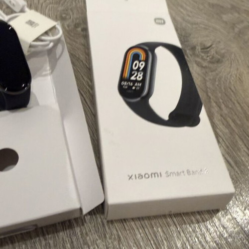 Xiaomi Smart Band 8 like new, black, with original box and charger