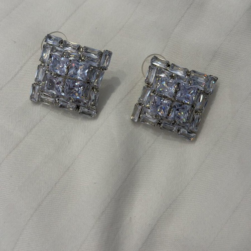 Crystal shiny earrings like new, white and silver