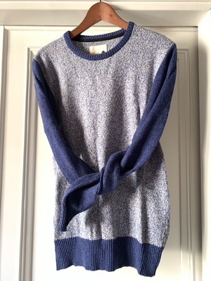 Humor knitwear medium, like new, white and blue