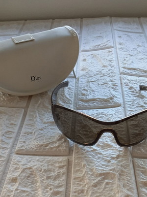 Dior mask sunglasses beige with case