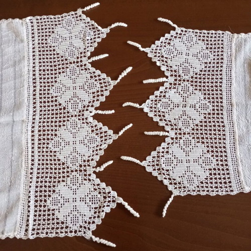 Ivory table runners set with handmade lace, new
