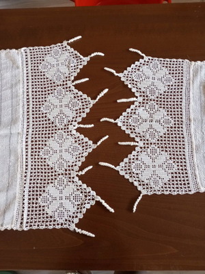 Ivory table runners set with handmade lace, new