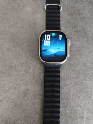 Smart watch used, excellent condition, fully functional with cable