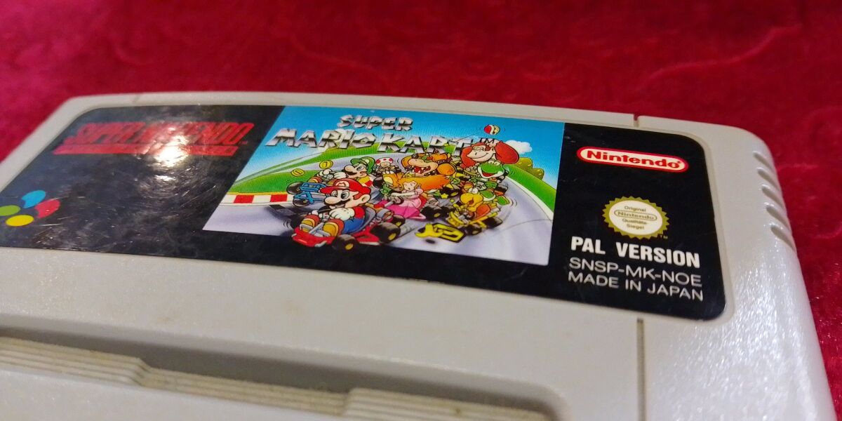 Retro 90s 2 Nintendo SNES and Gameboy… - € 34,00 - Vendora.cy