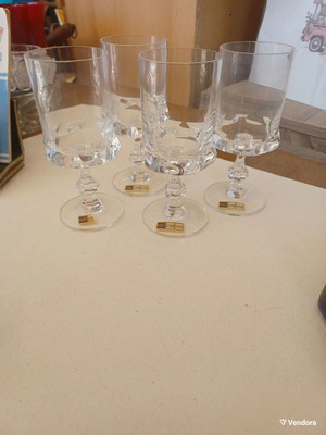Set of 4 handmade crystal glasses like new