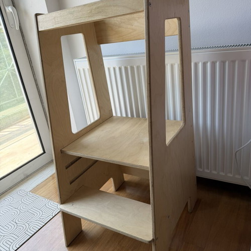 Wooden Montessori Learning Tower, very good condition