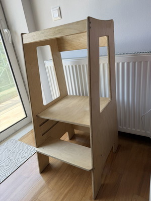 Wooden Montessori Learning Tower, very good condition