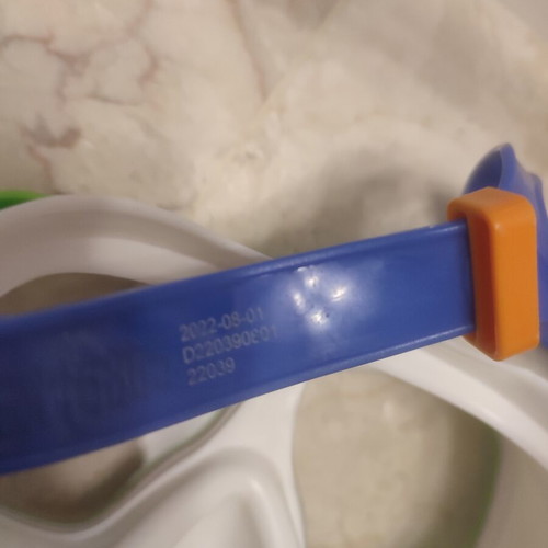 Abysstar children's snorkeling mask like new, ages 4-6