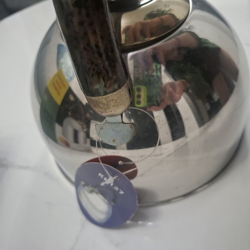 Universal Stainless Steel Kettle 2.5L New with Whistle