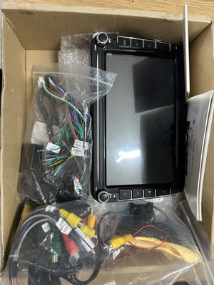 Οθόνη multimedia μεταχειρισμένη με μικρή ζημιά, GPS, WiFi, 4GB RAM, 32GB αποθηκευτικός χώρος για Seat και VW