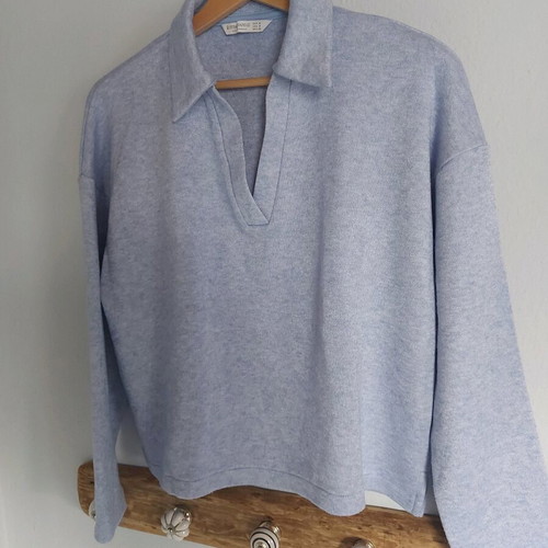 Stradivarius women's polo like new, blue, size S
