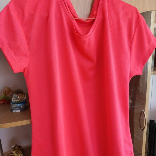 Women's sports t-shirt like new, cyclamen color, size L