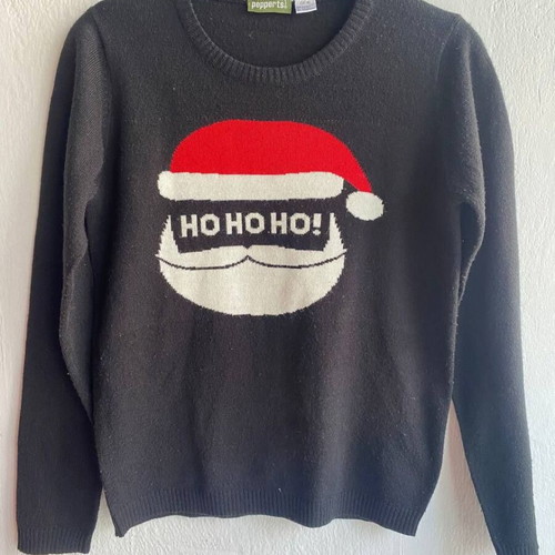 Pepperts Christmas sweater 8-10 years black like new