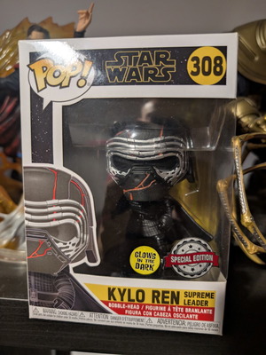 Kylo Ren (Gitd) Special Edition Funko Pop like new