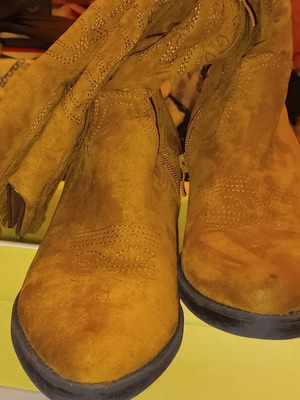 Tan cowboy boots size 41