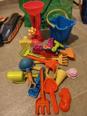 Παιχνίδια παραλίας μεταχειρισμένα, όλα μαζί