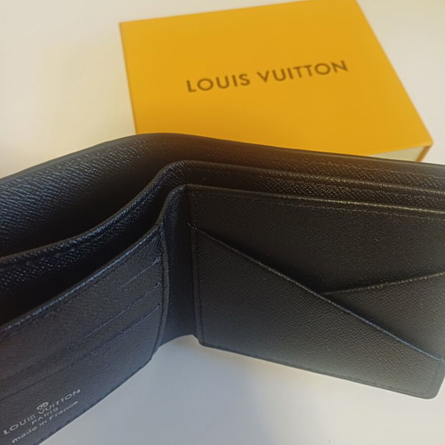 Louis Vuitton Supreme Wallet like new, black