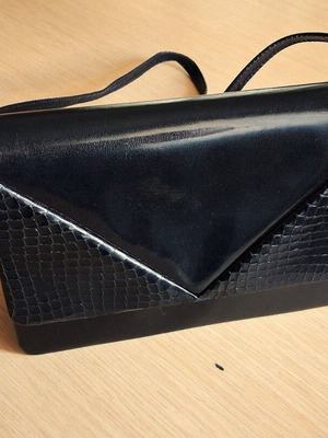 Τσάντα γυναικεία ώμου μαύρη σαν καινούργια