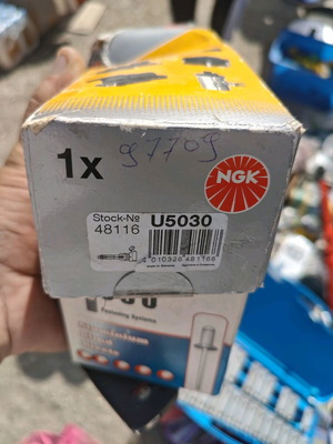 Πολλαπλασιαστές NGK καινούργιοι, σετ 3 τεμαχίων για Toyota και άλλα