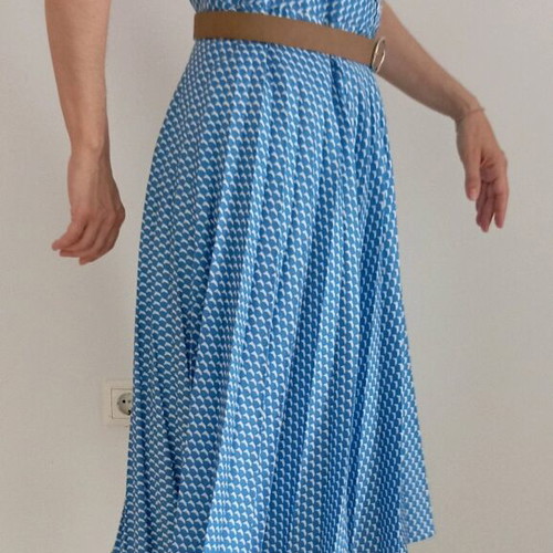 Vintage dresses like new, pack of 3, lightweight fabrics