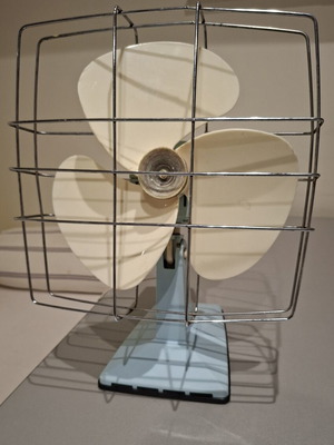 Vintage Calor fan like new, 1960s-70s, quiet and rotating