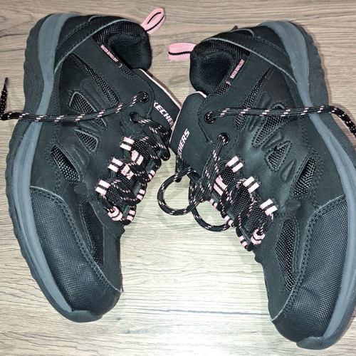 Skechers women's black sports shoes new