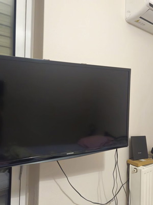 Samsung 32-inch TV
