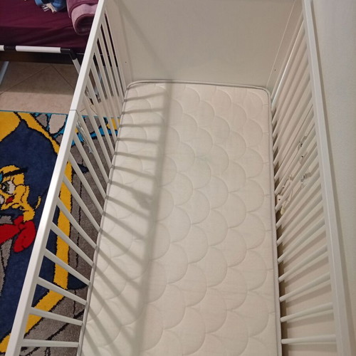 Baby cot-bed white like new with mattress