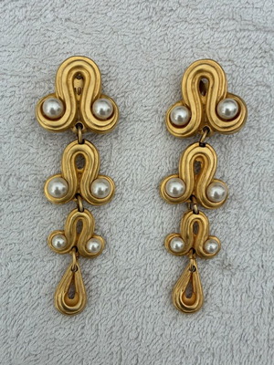 Blanca vintage κρεμαστά σκουλαρίκια, χρυσαφί με συνθετικές πέρλες