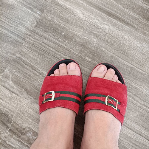 Wall Street Exclusive Collection Red Women's Sliders Like New, Size 39