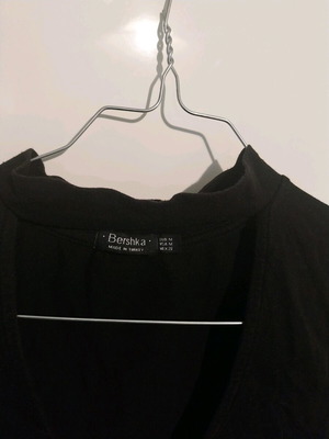 Bershka sleeveless shirt used, black, size M