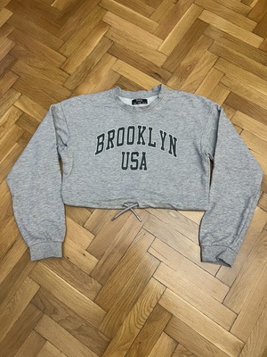 Bershka sweatshirt medium gray used