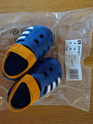 Παιδικά πέδιλα θαλάσσης Adidas Zsandal I μεταχειρισμένα, νούμερο 20, μπλε
