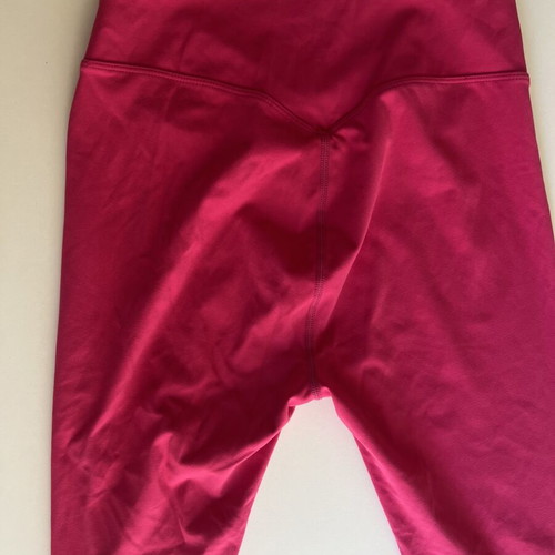 Set of fuchsia leggings and sports bra