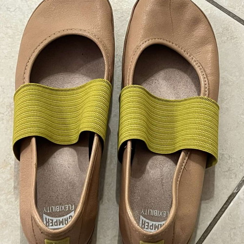 Camper Right Nina women's ballet flats size 38 like new, beige