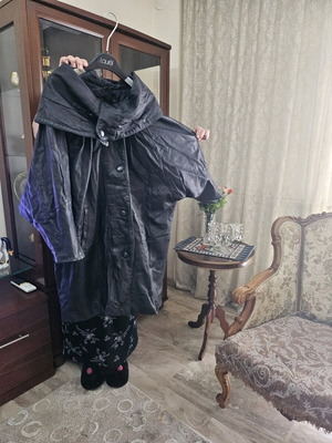 Women's leather coat like new, size XXL, black